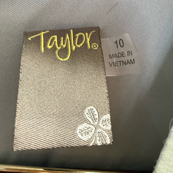 Taylor Floral Smocked Waist Boho Mini Dress Sage Pink Ruffle Hem Size 10 EUC - Picture 5 of 12